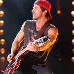 CONCERT ALERT: Do Not Text During A Kip Moore Show – He’ll Take Your Phone